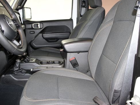 Used 2024 Jeep Wrangler Sport S image 16