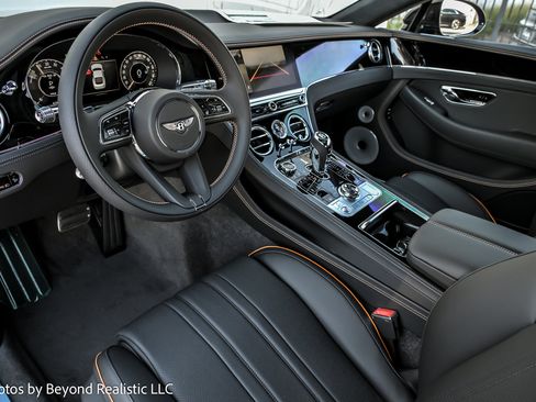 Used 2025 Bentley Continental GT image 25
