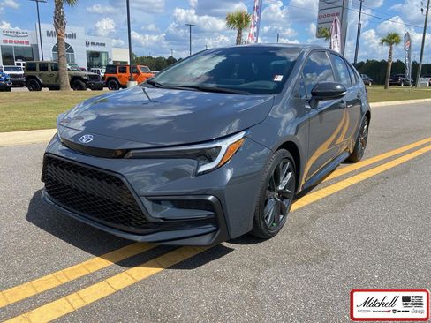 Used 2024 Toyota Corolla SE image 1