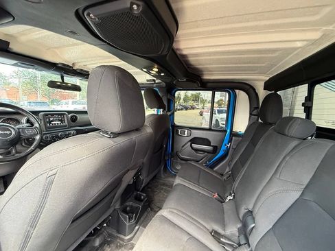 Used 2021 Jeep Gladiator Sport AWD/4WD image 24