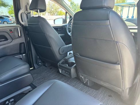 Certified 2024 Honda Odyssey Touring image 11
