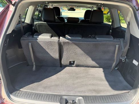 Used 2017 Toyota Highlander XLE FWD image 16