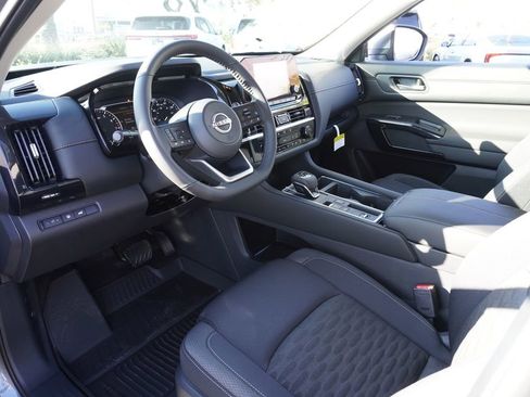 New 2025 Nissan Pathfinder SV image 17