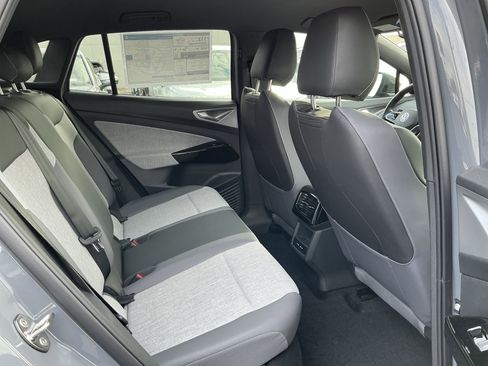 New 2026 Volkswagen ID.4 Pro RWD image 23