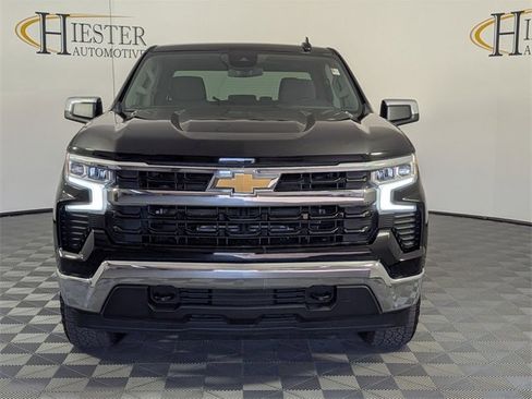 Used 2025 Chevrolet Silverado 1500 LT image 3