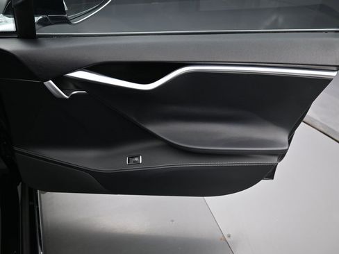 Used 2013 Tesla Model S Performance image 34