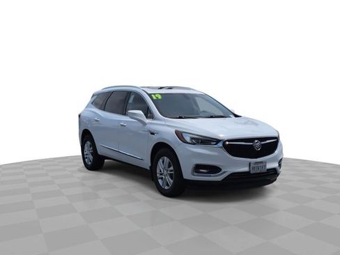 Used 2019 Buick Enclave Essence FWD image 2