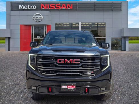 Used 2024 GMC Sierra 1500 AT4 w/ Technology Package image 2