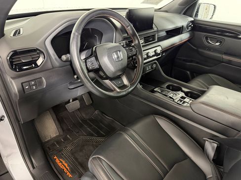 Certified 2023 Honda Pilot TrailSport image 3