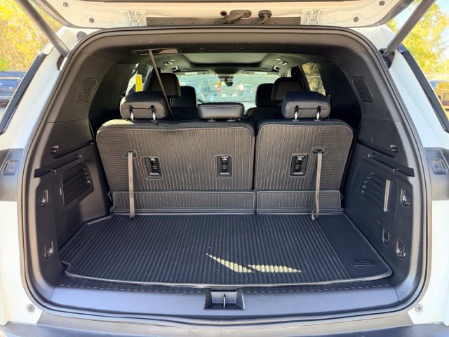 Used 2026 Chevrolet Traverse LT w/ Sun and Wheel Package FWD image 26