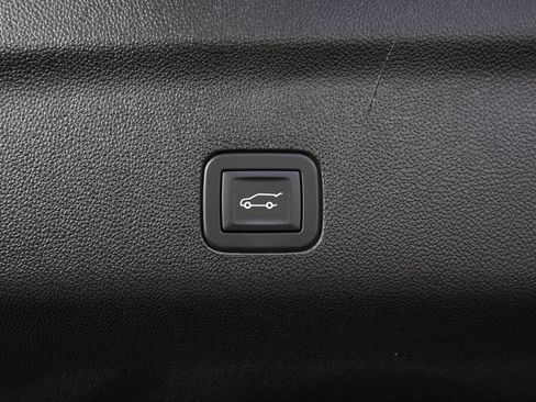 Used 2025 GMC Yukon AT4 Ultimate image 16