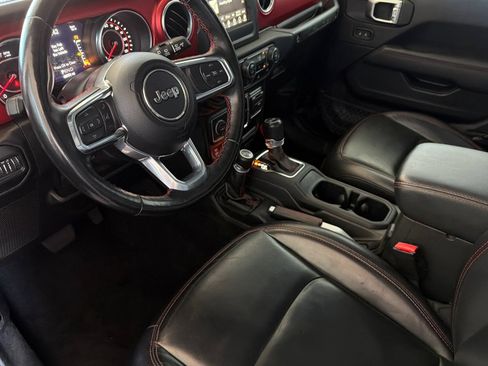 Used 2021 Jeep Wrangler Unlimited Rubicon w/ Cold Weather Group AWD/4WD image 9