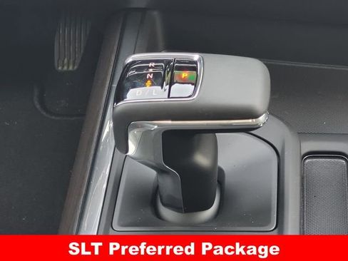 New 2026 GMC Sierra 1500 SLT image 16