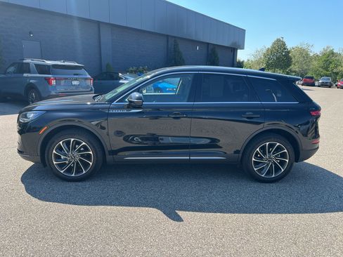 Used 2024 Lincoln Corsair AWD w/ Equipment Group 101A image 4