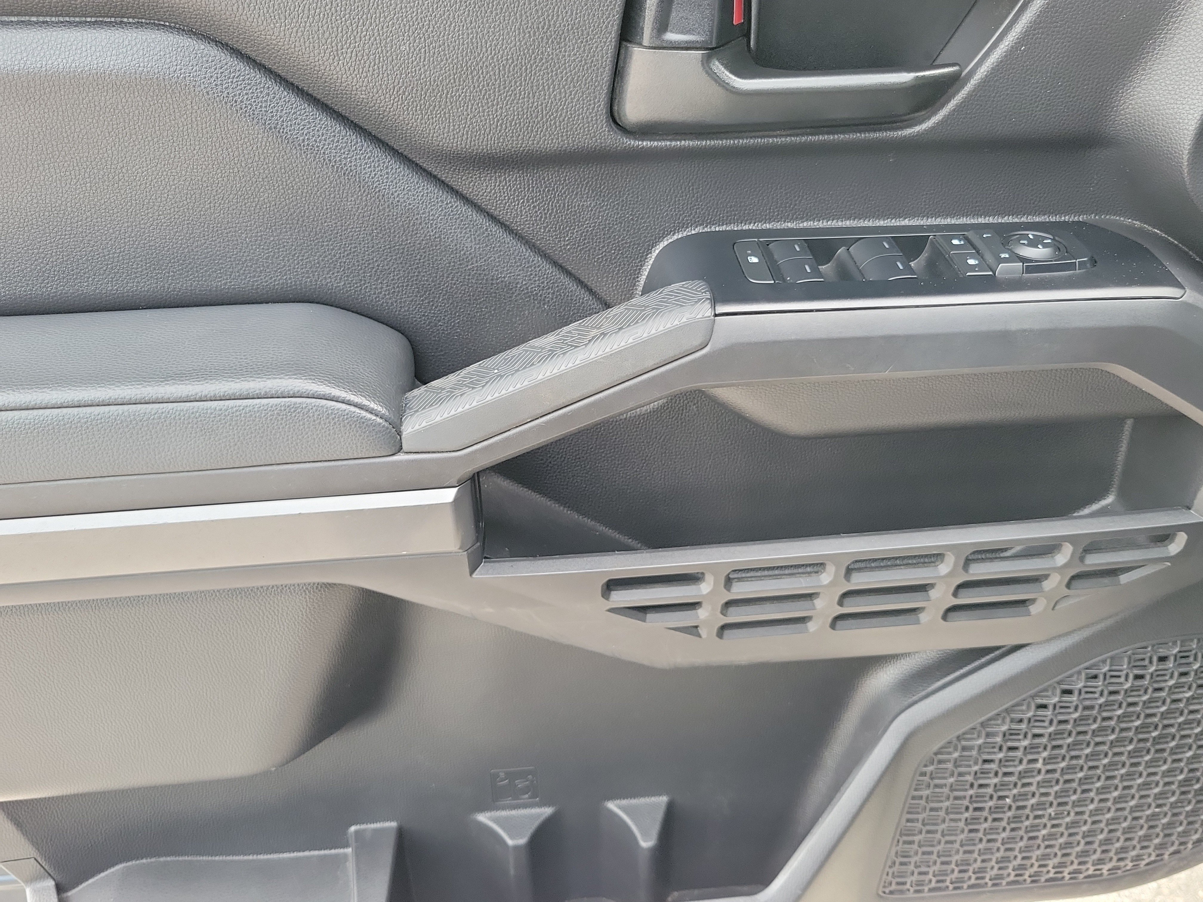 Certified 2025 Toyota Tacoma SR5 RWD image 19