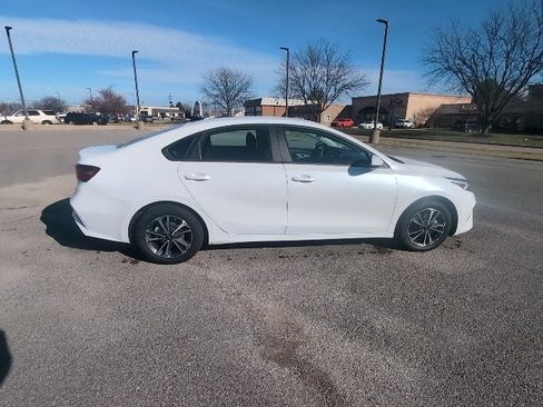 Used 2024 Kia Forte LXS image 2