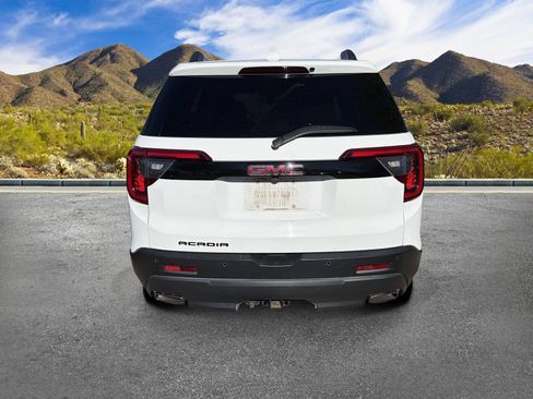 Used 2021 GMC Acadia SLE w/ Driver Convenience Package FWD image 3