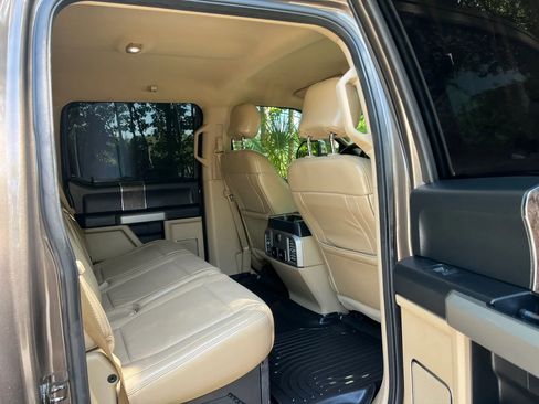 Used 2017 Ford F250 Lariat w/ Chrome Package image 18