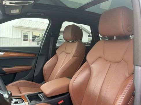 Used 2021 Audi Q5 Prestige w/ Prestige Package AWD/4WD image 4