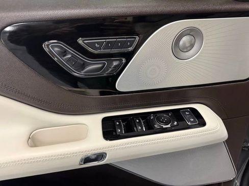 Used 2023 Lincoln Aviator Black Label w/ Class IV Trailer Tow Package image 16