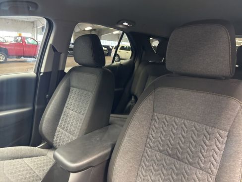 Used 2024 Chevrolet Equinox LT FWD image 17