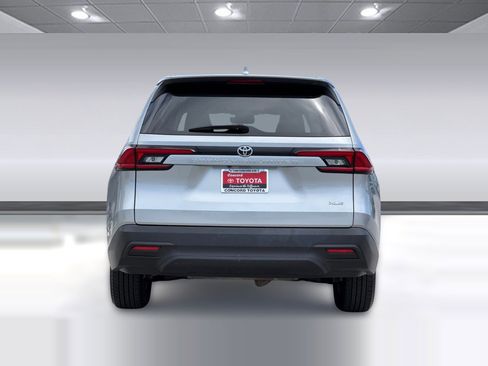 Used 2025 Toyota Grand Highlander FWD image 9