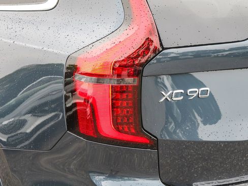 New 2026 Volvo XC90 T8 Ultra w/ Protection Package Premier AWD/4WD image 9