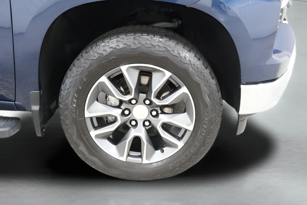 Used 2023 Chevrolet Silverado 1500 LT AWD/4WD image 32
