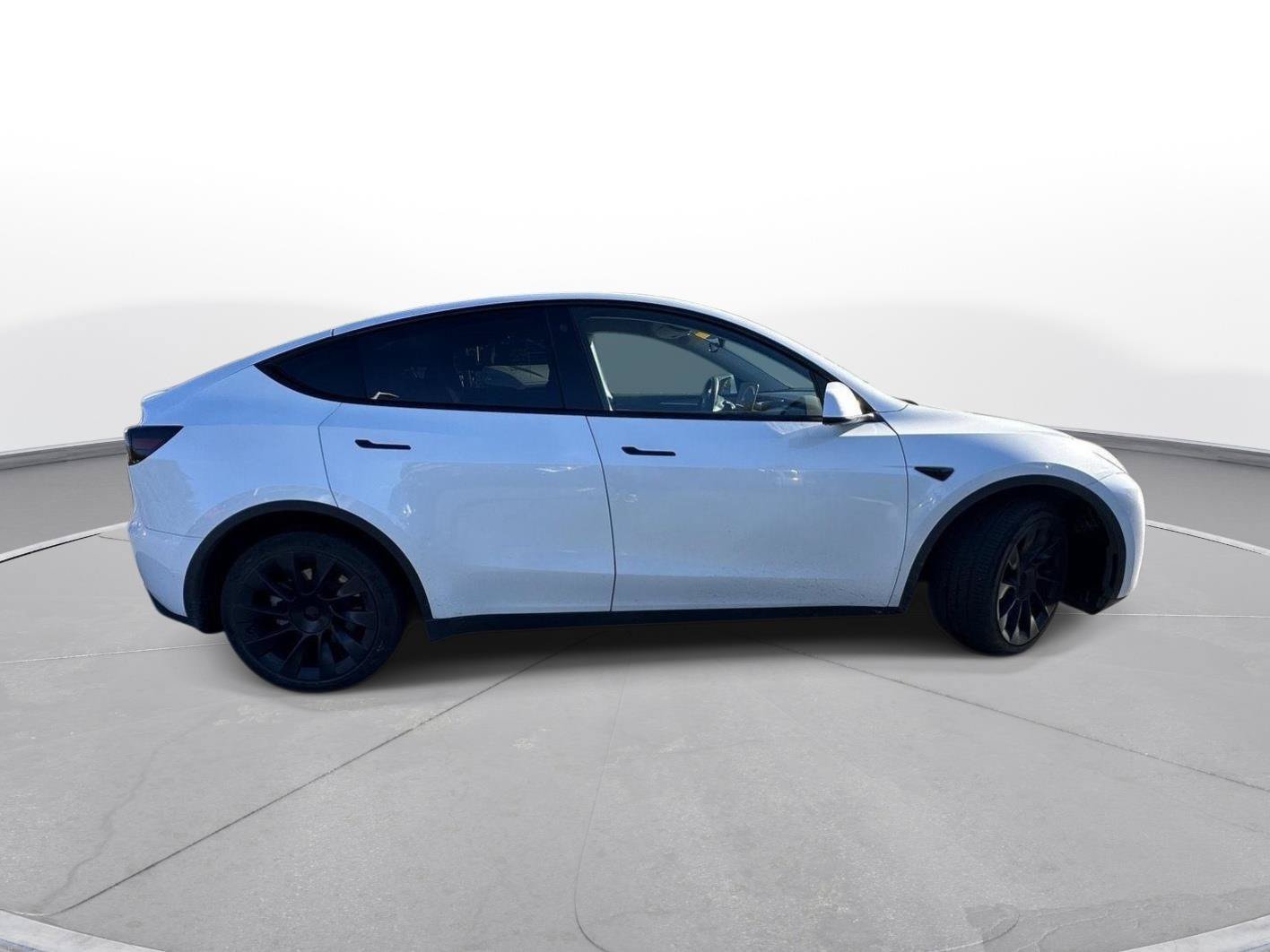 Used 2023 Tesla Model Y Long Range AWD/4WD image 5