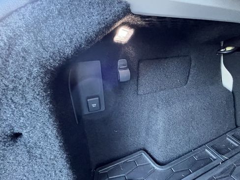 Used 2020 Jaguar E-PACE image 43