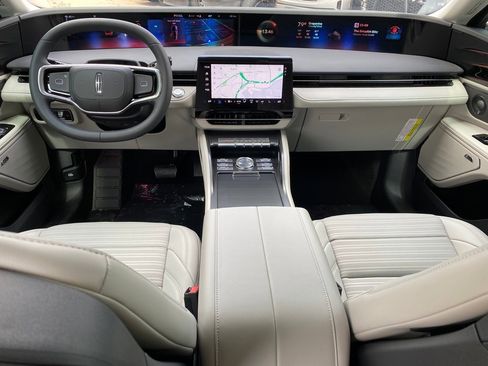 New 2026 Lincoln Nautilus Reserve image 16