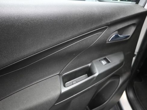 Used 2022 Chevrolet Bolt LT FWD image 15