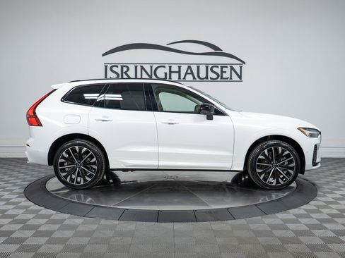 New 2026 Volvo XC60 T8 Ultra w/ Climate Package image 4