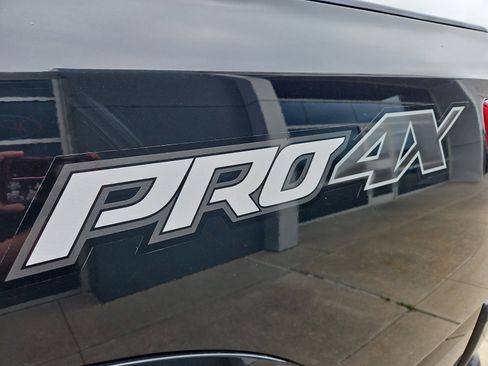 Used 2019 Nissan Titan PRO-4X w/ Pro-4x Convenience Package AWD/4WD image 26