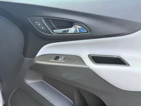 Used 2022 Chevrolet Equinox LT FWD image 15