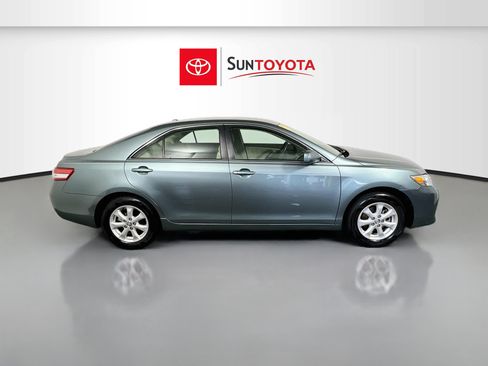 Used 2011 Toyota Camry LE w/ LE Extra-Value Pkg FWD image 2