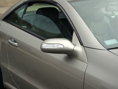 Used 2005 Mercedes-Benz SL 500 image 9