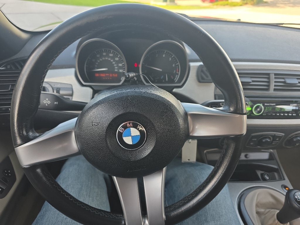 Used 2003 BMW Z4 2.5i RWD image 9