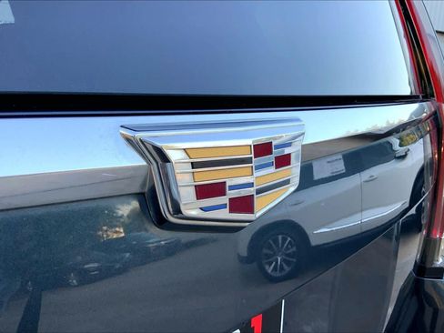 Used 2020 Cadillac Escalade Premium Luxury RWD image 10