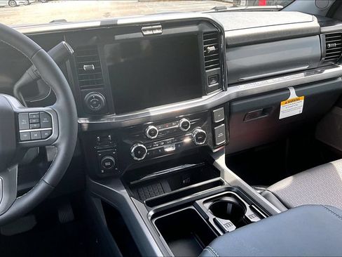 New 2026 Ford F250 Lariat w/ Black Appearance Package AWD/4WD image 7