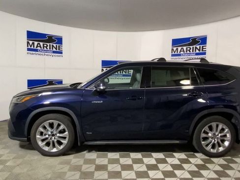 Used 2021 Toyota Highlander Limited AWD/4WD image 7