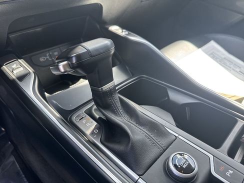 Used 2024 Kia Sorento S image 23