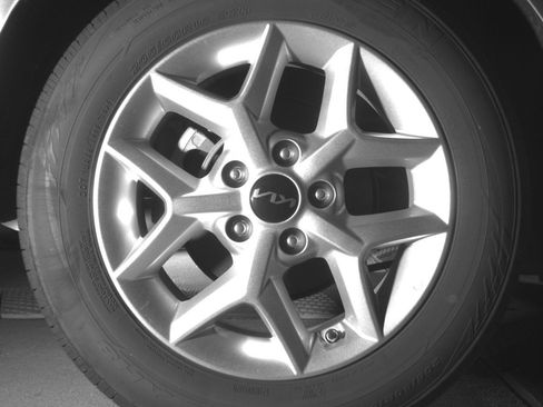 Used 2025 Kia Soul LX w/ LX Technology Package FWD image 15