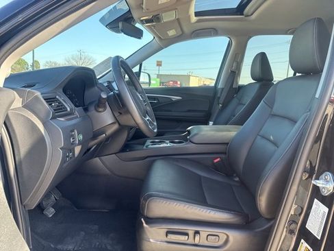 Used 2025 Honda Ridgeline RTL image 2