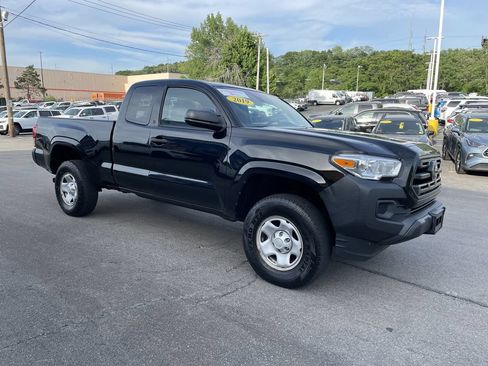 Certified 2019 Toyota Tacoma SR AWD/4WD image 6