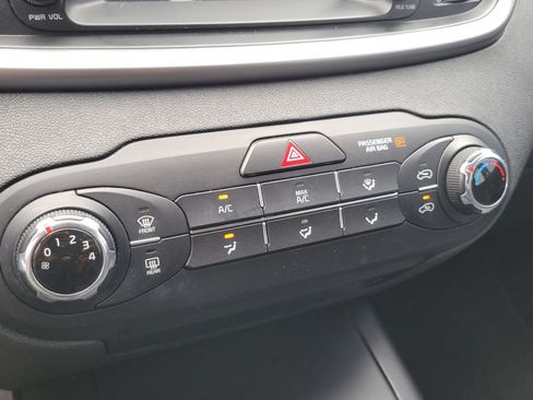 Used 2019 Kia Sorento L FWD image 28