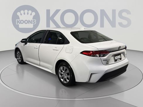 Used 2024 Toyota Corolla LE FWD image 4