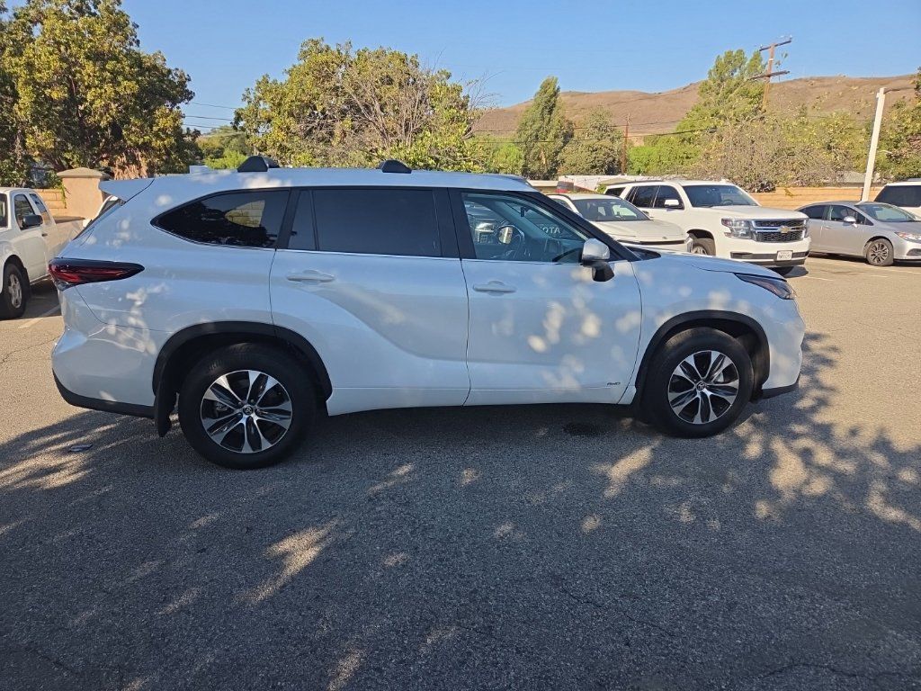 Used 2026 Toyota Highlander XLE AWD/4WD image 7
