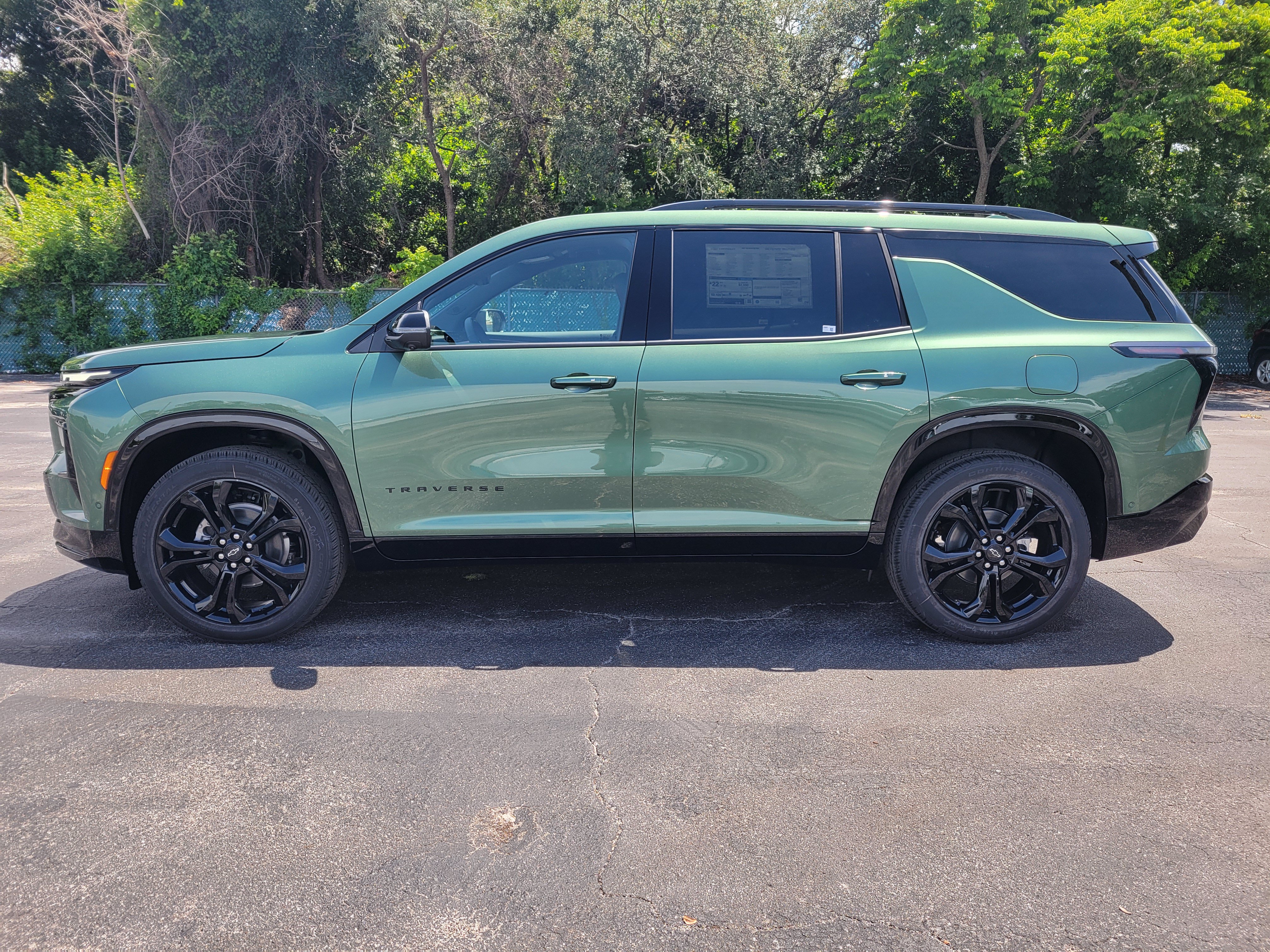 New 2027 Chevrolet Traverse RS FWD image 11