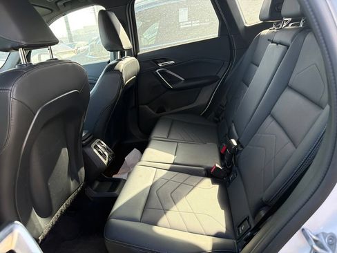 Used 2025 BMW X1 xDrive28i AWD/4WD image 3